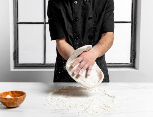 Cómo estirar masa para pizza napolitana